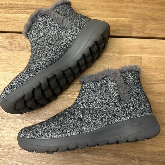 SKECHERS ⭐️ air cooled goga mat booties - Picture 3 of 7